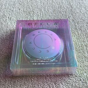 NIB BECCA Pearl Glow Luster Glow Powder in shade Pure Pearl